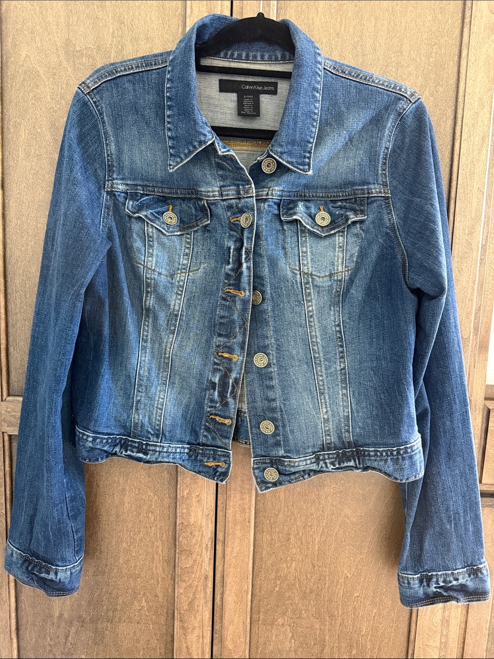 Calvin Klein Jeans Classic Cropped Denim Trucker Jacket